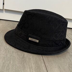 Calvin Klein NWOT Black Monogram Fedora Hat, 24"